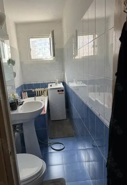 Dristor- metrou, stradal, bloc mixt, etaj 3/10, libera, decomandata,