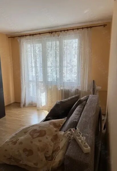 Dristor- metrou, stradal, bloc mixt, etaj 3/10, libera, decomandata,