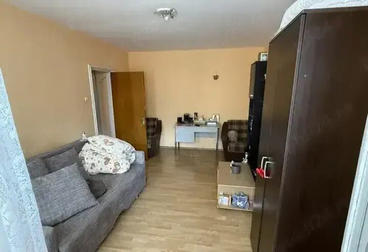 Dristor- metrou, stradal, bloc mixt, etaj 3/10, libera, decomandata,